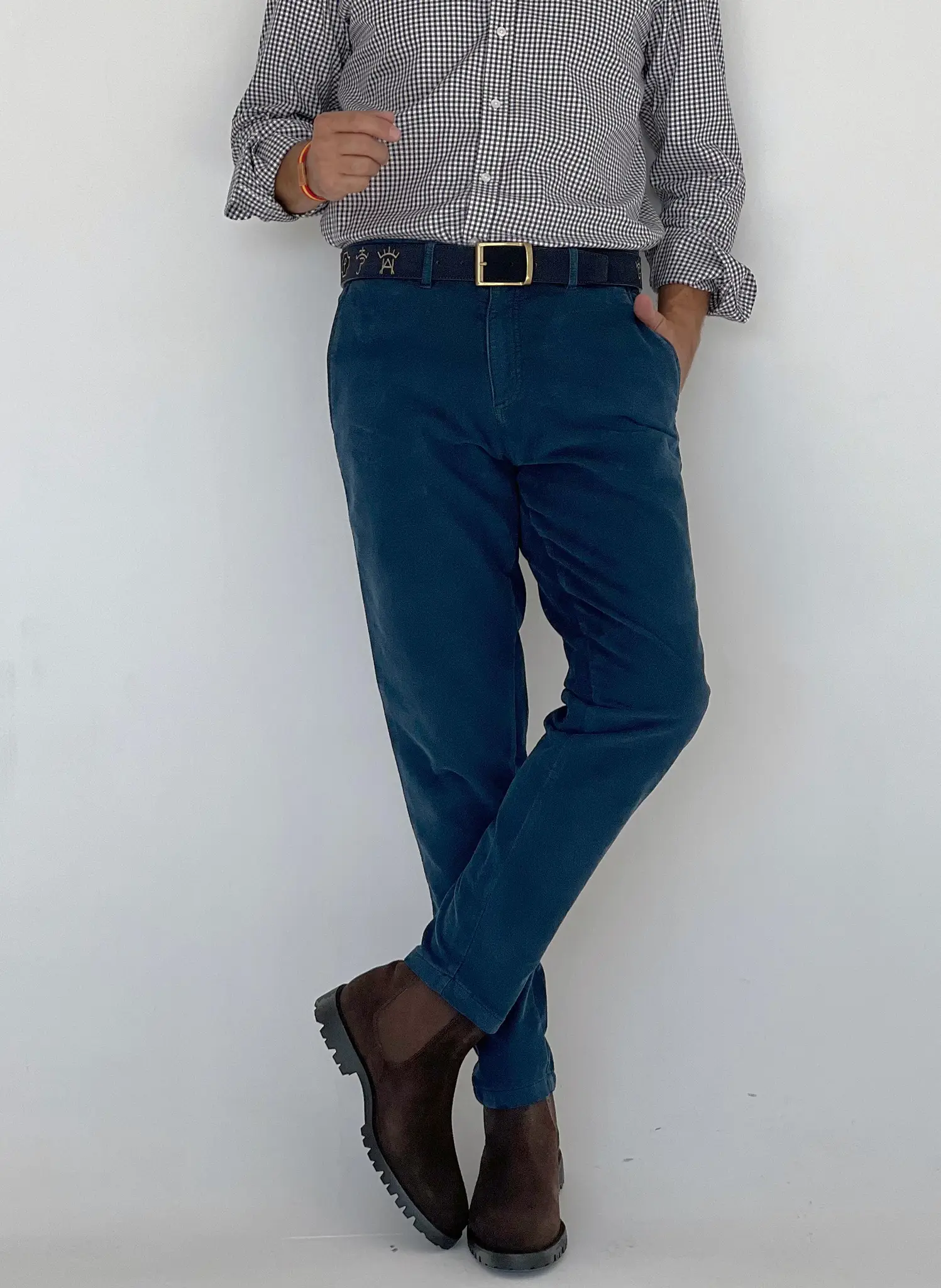Pantalón Tipo Chino Micro Pana Azul Petróleo Hombre - Image 2