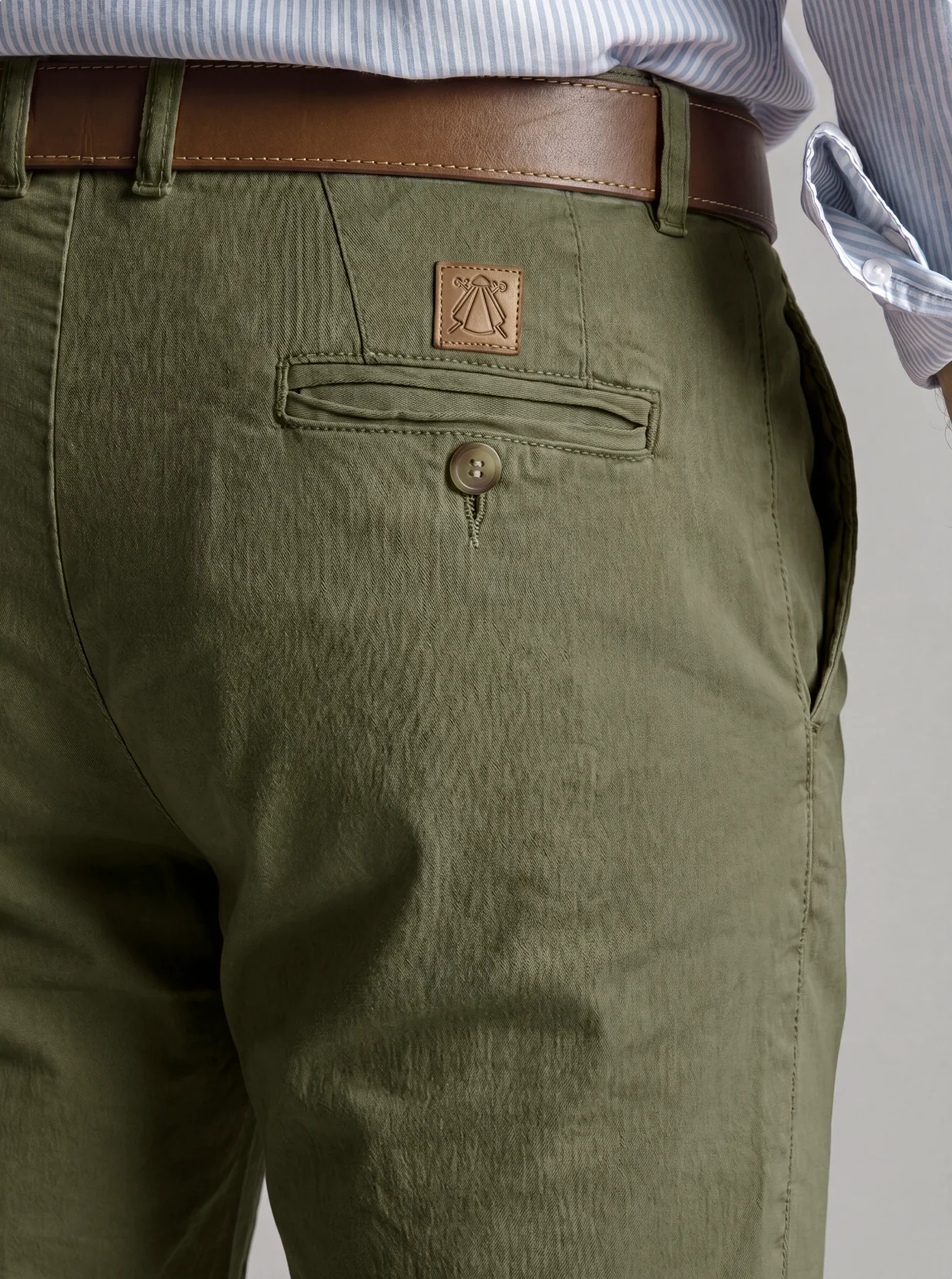 Pantalón Chino Verde Kaki Confort Hombre - Image 2
