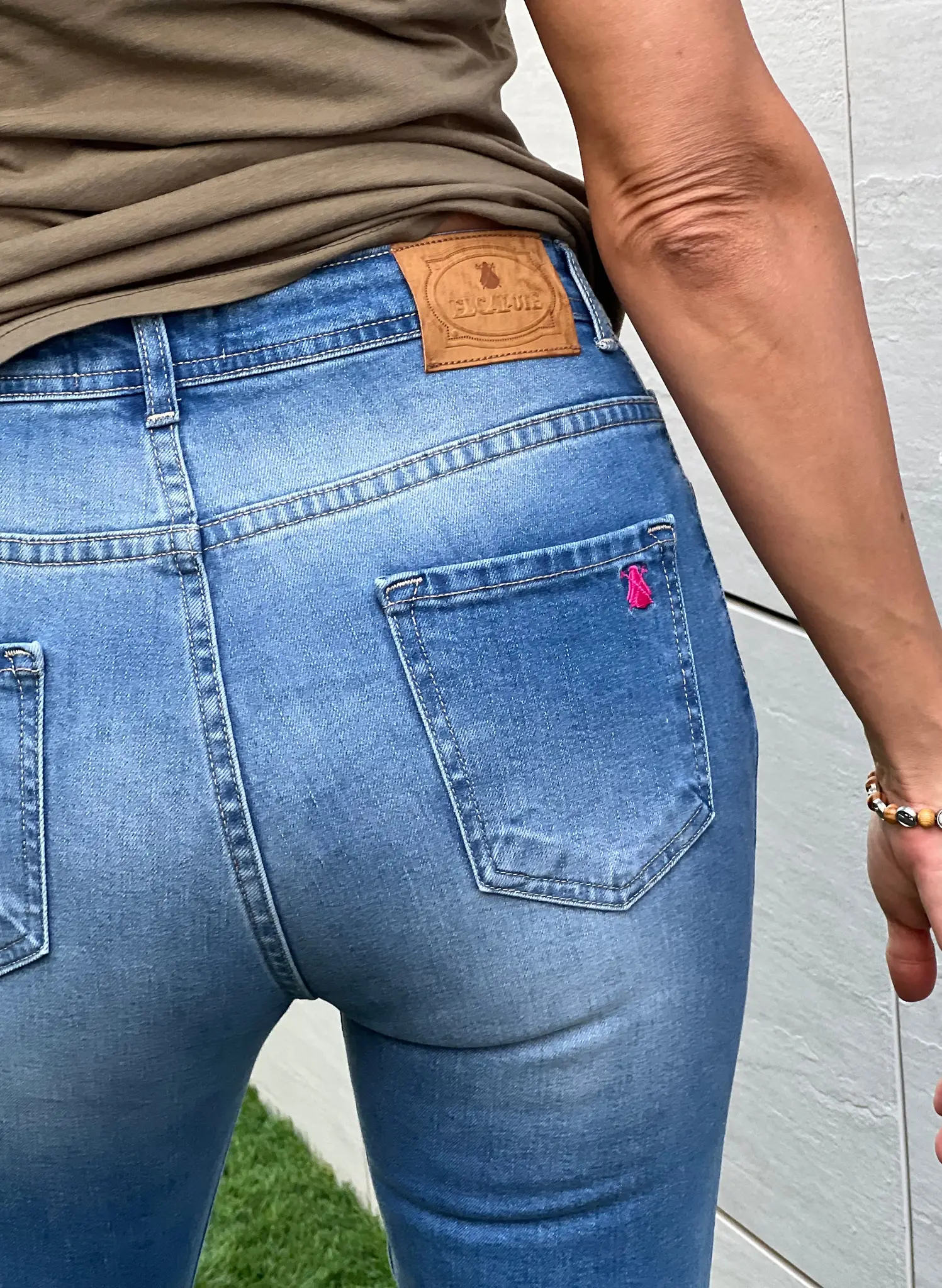 Pantalón Vaquero Claro Desgastado Tiro Alto Mujer